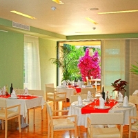 Restaurant  in Hotel Amor with Maestral Travel Agency