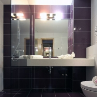 Velaris bathroom with Maestral Travel Agency